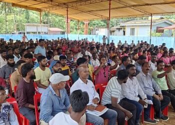 Bhavikeri Gram Sabha Public anger against Keni Port