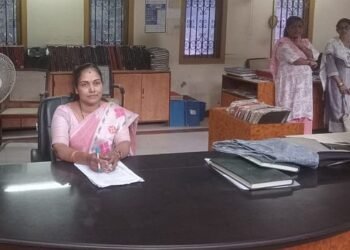 Karwar New officer for Urban Bank A woman is the helmsman of a sinking boat!