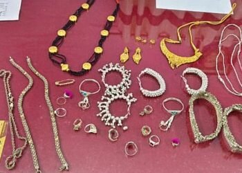 A bag full of gold It was stolen in Mundagoda.. found in Yellapur!