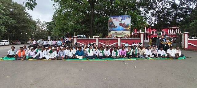 Bitterness in the mouths of those who give sugarcane Protest!
