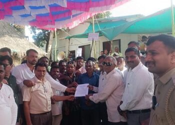 Crores of rupees looted People of Zoida are furious!