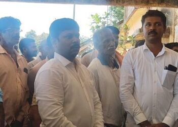 Gram Panchayat office closed to the public Protest!