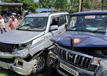Police jeep hits jeep Airbag saves life!
