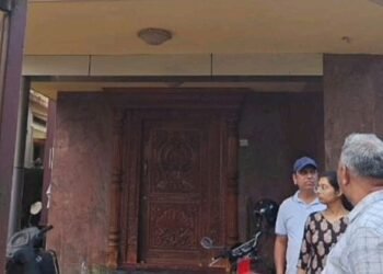 Sirsi Thieves in every street.. Police in every house!