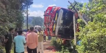 The bus overturned on a bend!