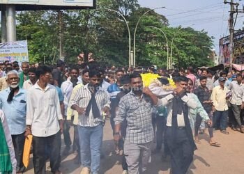 5 thousand people witnessed the funeral procession!