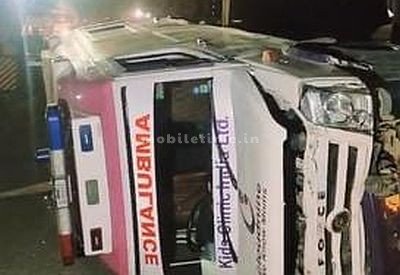 Ambulance overturns Bhatkal couple dies!
