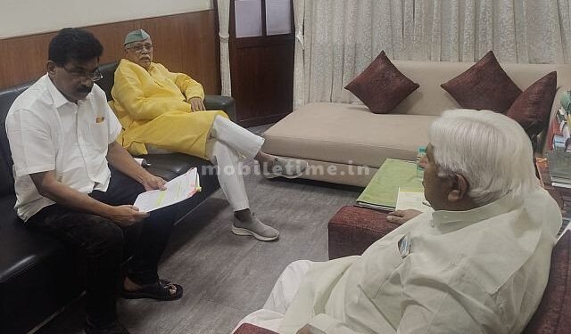 Demand to raise the issue of forest dwellers in the session