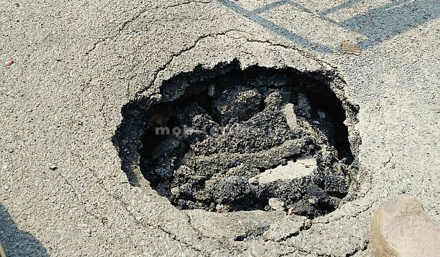 Karwar Kaiga road full of potholes!