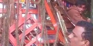 Accident Driver trapped inside lorry!