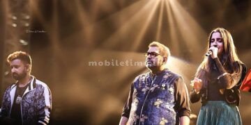 Coastal Festival A sea of ​​people dancing and having fun!