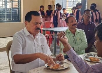 College canteen MLA loses his mind over bansu-baji!