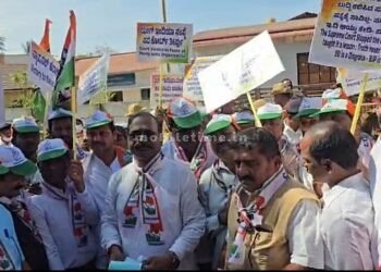 Congress lays siege to BJP office!