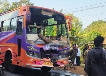 Driver loses control of Chalukya bus