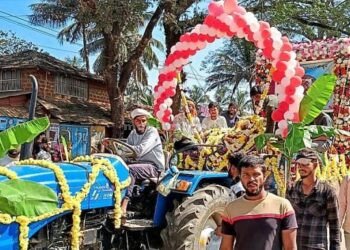 Nandi who is at the feet of God!