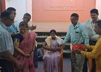 Honorary welcome to the Education Officer