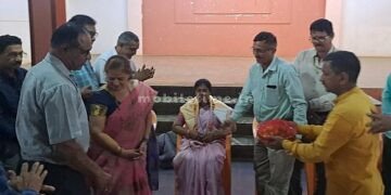 Honorary welcome to the Education Officer