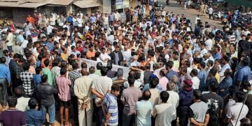 Protest condemning the murder Yellapur bandh a success!