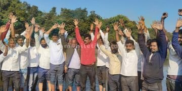 Save Aghanashini People's rally in the river water!