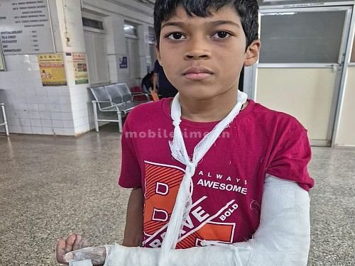 The weight of a book broke a child's hand!