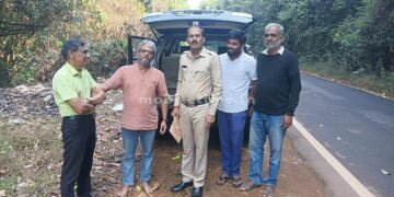 Those police are not only people-friendly they are also child-friendly!