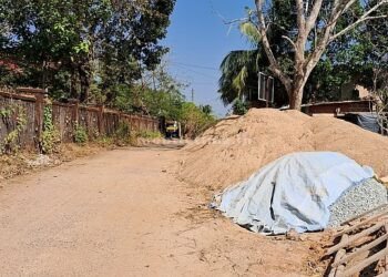 Yallapur Illegal sand hill everywhere!