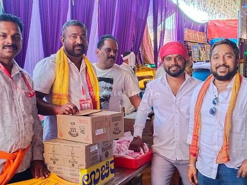 Laddu Prasad for those who come to the fair!