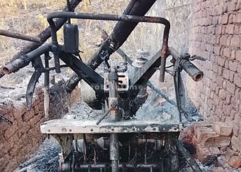 ಸುಟ್ಟು ಕರಕಲಾದ ಟಿಲ್ಲರ್: ಕಿಡಿಗೇಡಿ ಕೃತ್ಯಕ್ಕೆ ರೈತ ಕಂಗಾಲು!