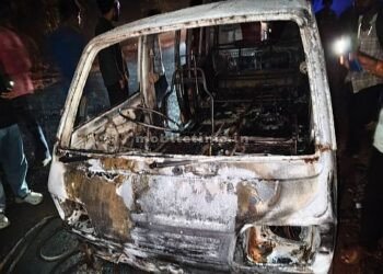 Car catches fire Everyone is safe!