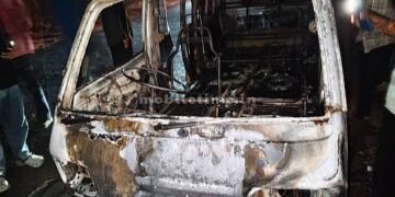 Car catches fire Everyone is safe!