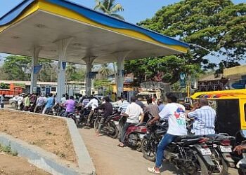 ಗಾಳಿ ಸುದ್ದಿಗೆ ಪೆಟ್ರೋಲ್ ಖಾಲಿ!