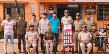Siddapur police's bravery Rs 10 lakh seized!