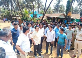 There is a fire in Dubbinashashi village!