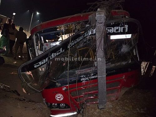 KSRTC bus hits an electricity pole!