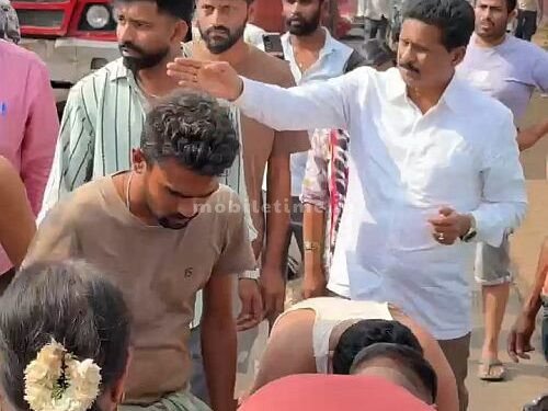 Accident Sirsi MLA becomes close protector!