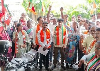 Power cuts BJP furious with HESCOM!