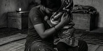 Suspicion of illegal relationship Car shed owner who forgot humanity!