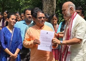 Bear attack Rs 10 lakh deposited in Bhatt's account!