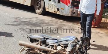 Bike hits bus Rider dies!