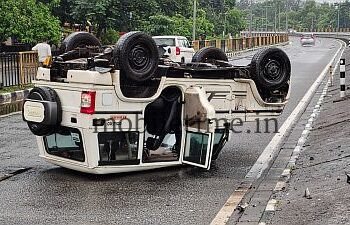 Bolero overturns after colliding with Fortuner