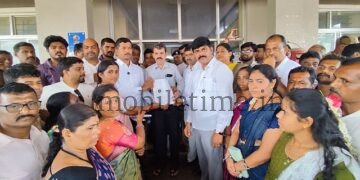 Demand for suspension of police Suicide threat from Congress President himself!