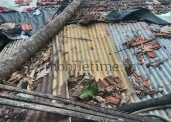 ಮಳೆಗೆ ಮುರಿದ ಮೇಲ್ಚಾವಣಿ