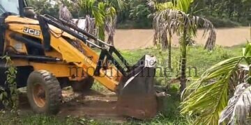 No rain no crop Farmer destroys areca nut plantation using JCB!