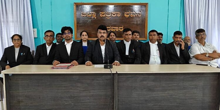 Opposition to Mangaluru Karwar lawyers are in favor of Dharwad!