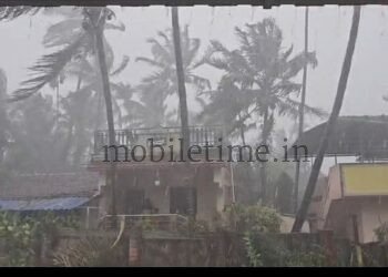 School has started..it's raining heavily!