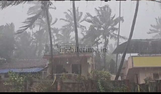School has started..it's raining heavily!