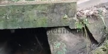 The bridge broke due to the rain!