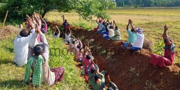 Those who came to work as wage laborers sat down with their hands full!