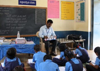 ಮಕ್ಕಳು ಶಾಲೆಗೆ: ಶಿಕ್ಷಕರು ಎಸ್ಐಆರ್ ಪರಿಶೀಲನೆಗೆ