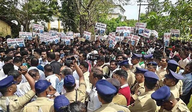 Ankola People take to the streets against the port!